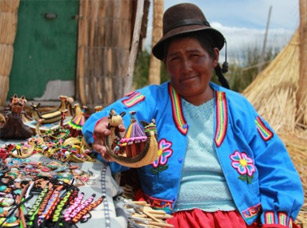 traditional peruvian cecheua woman