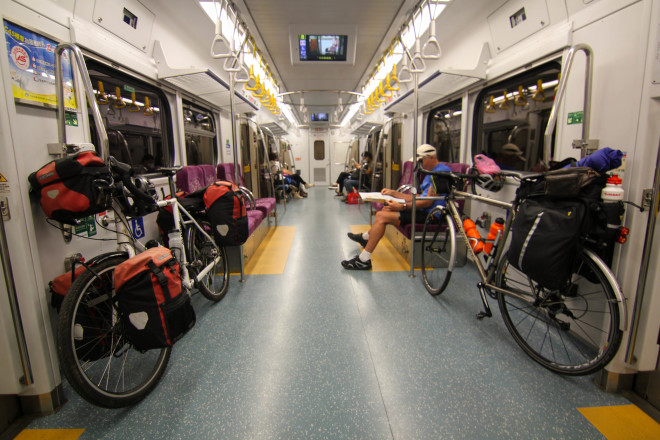 taking your bicycle on the train is easy in taiwan